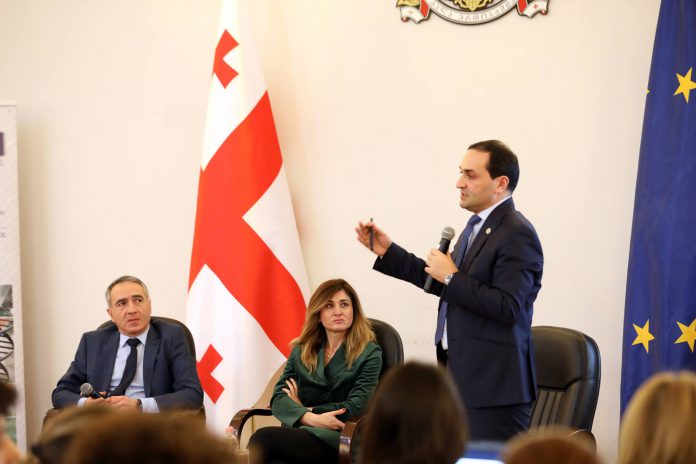 51172512_2171127372933481_556800552390885376_o