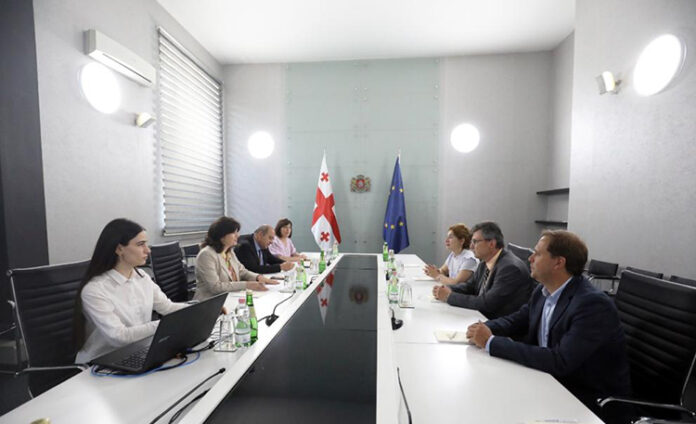 ევროკომისისს დახმარება